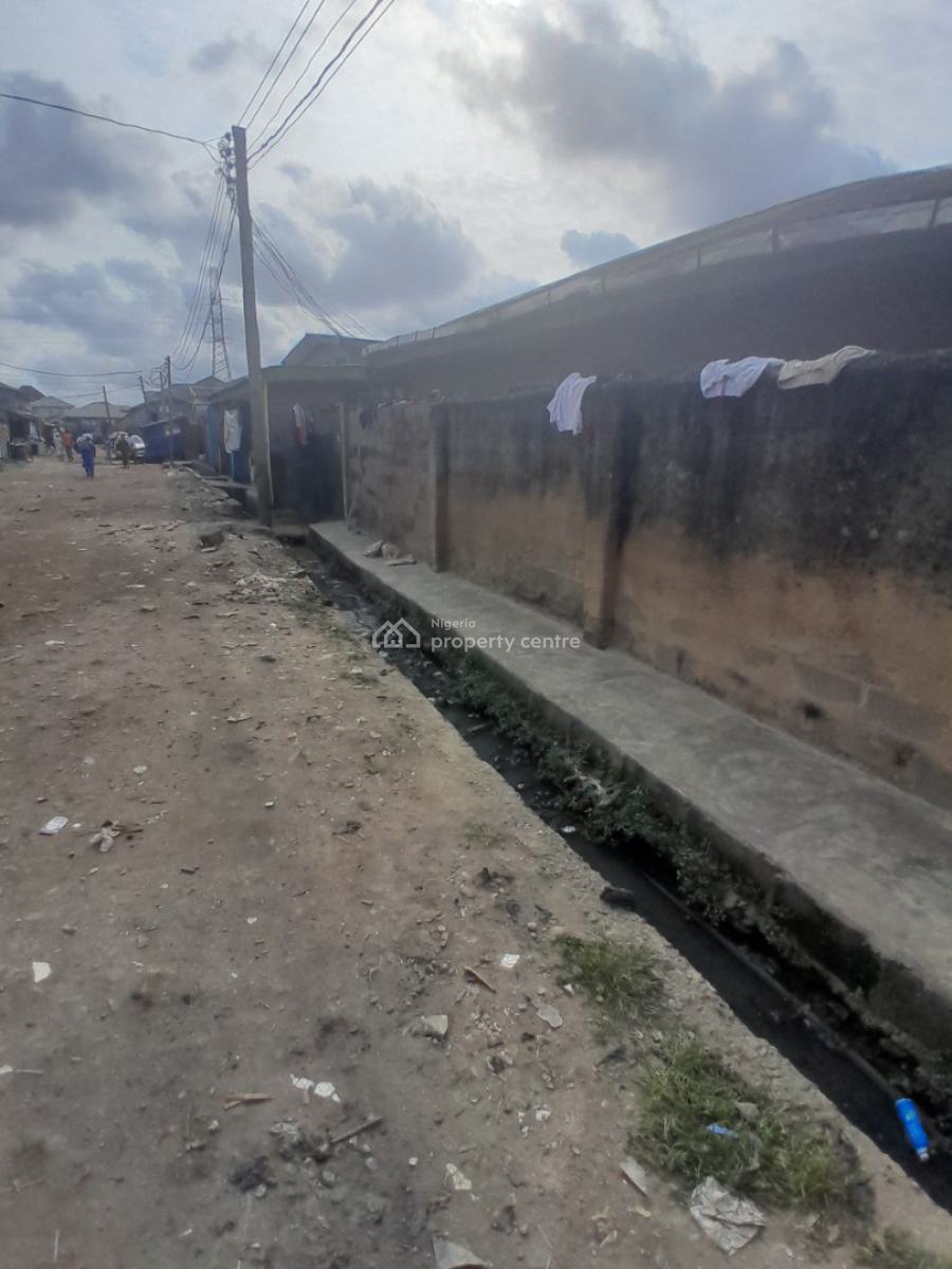 a Fenced and Gated Demolishable Bungalow, Off Ilaje Road,bariga Lagos, Bariga, Shomolu, Lagos, Residential Land for Sale