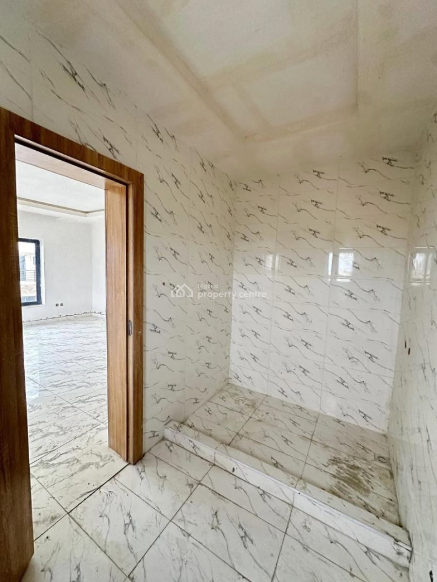 Newly Built and Serviced with 24/7 Power Supply 3 Bedroom En-suite Pen, Lekki Phase 1, Lekki, Lagos, Flat / Apartment for Rent