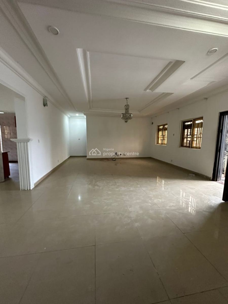 Well Built 3 Bedroom Bungalow 2 Rooms Bq 1 Gate House, Lugbe District, Abuja, Semi-detached Bungalow for Sale