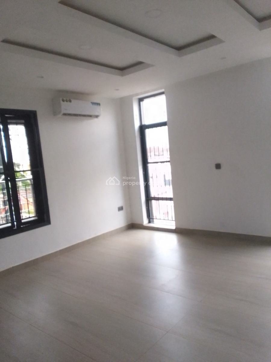 1 Bed, Adeniyi Jones, Ikeja, Lagos, Mini Flat (room and Parlour) for Sale