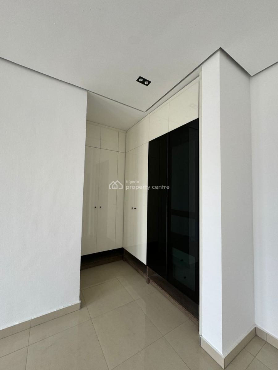 2-bedroom Apartment with Bq, Lekki Phase 1, Lekki, Lagos, Flat / Apartment for Sale