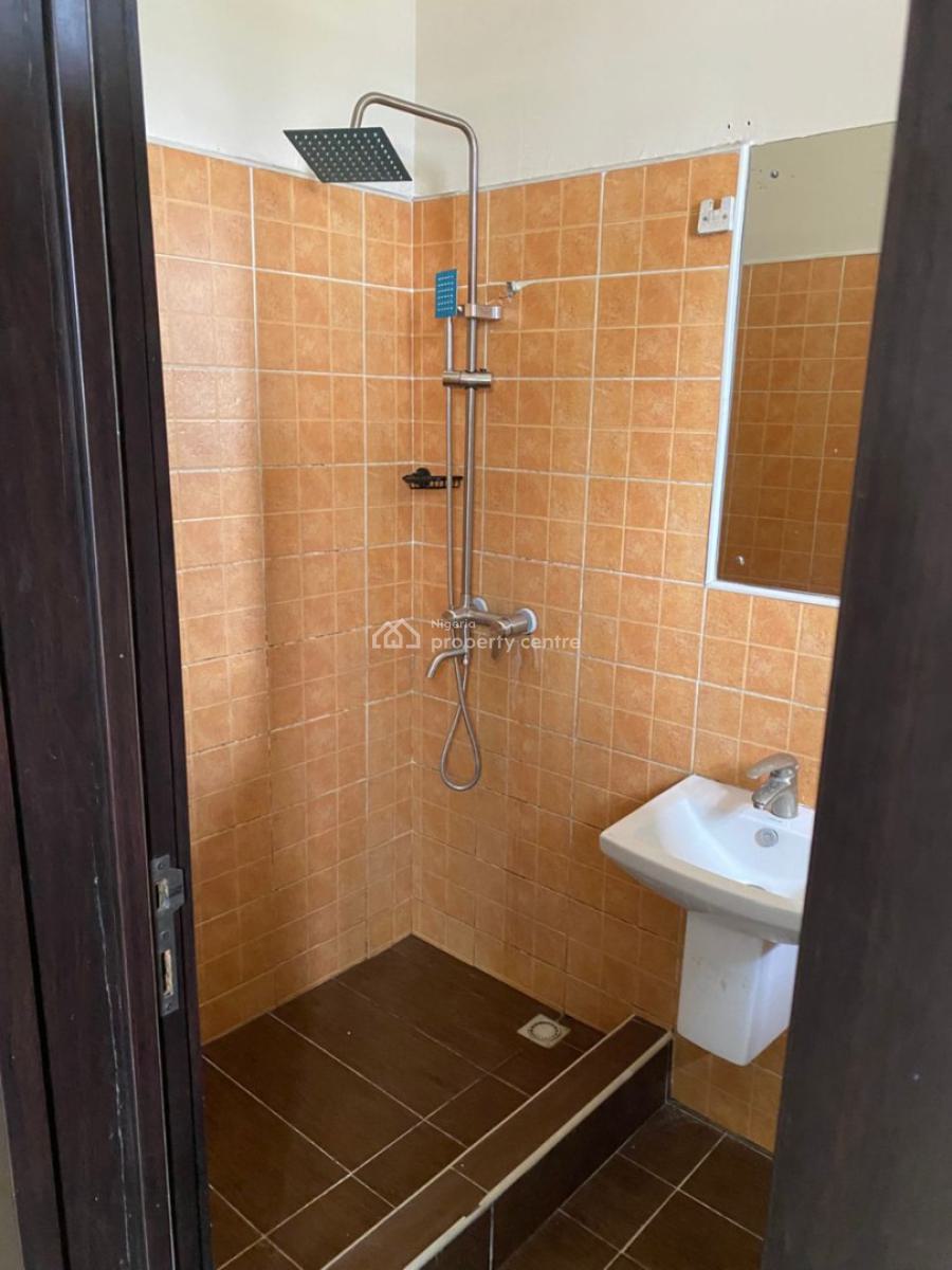 2 Bedroom Apartment, Onike, Yaba, Lagos, House for Rent