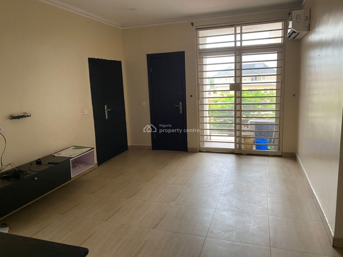 2 Bedroom Apartment, Onike, Yaba, Lagos, House for Rent