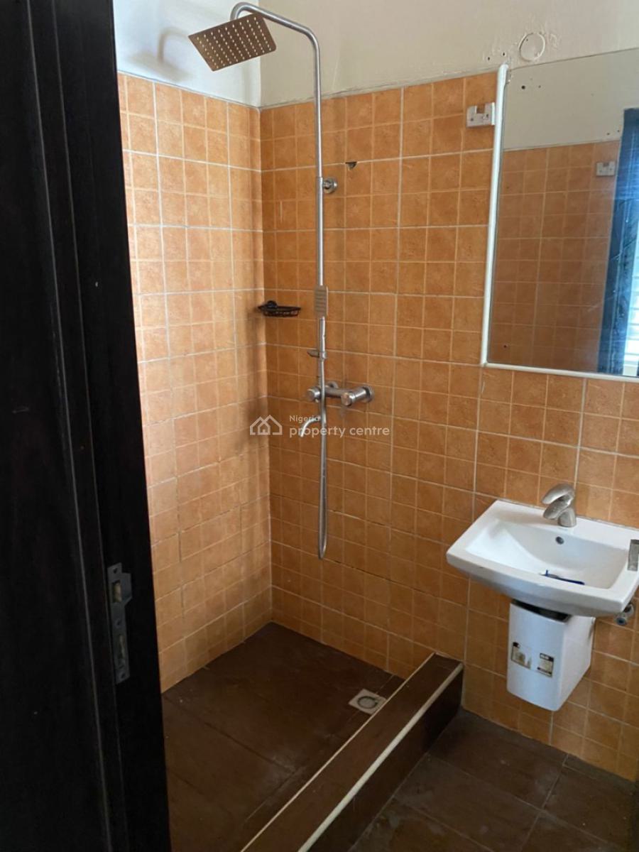 2 Bedroom Apartment, Onike, Yaba, Lagos, House for Rent