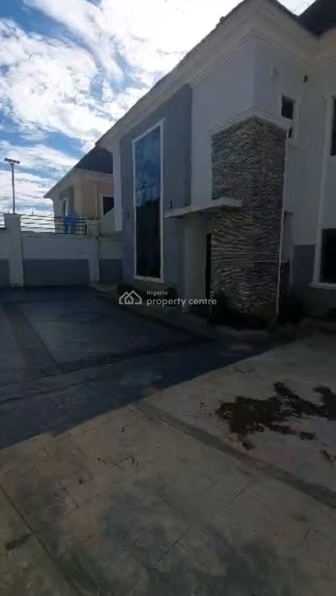 5 Bedroom Semi-detached, Guzape, Guzape District, Abuja, Semi-detached Duplex for Sale