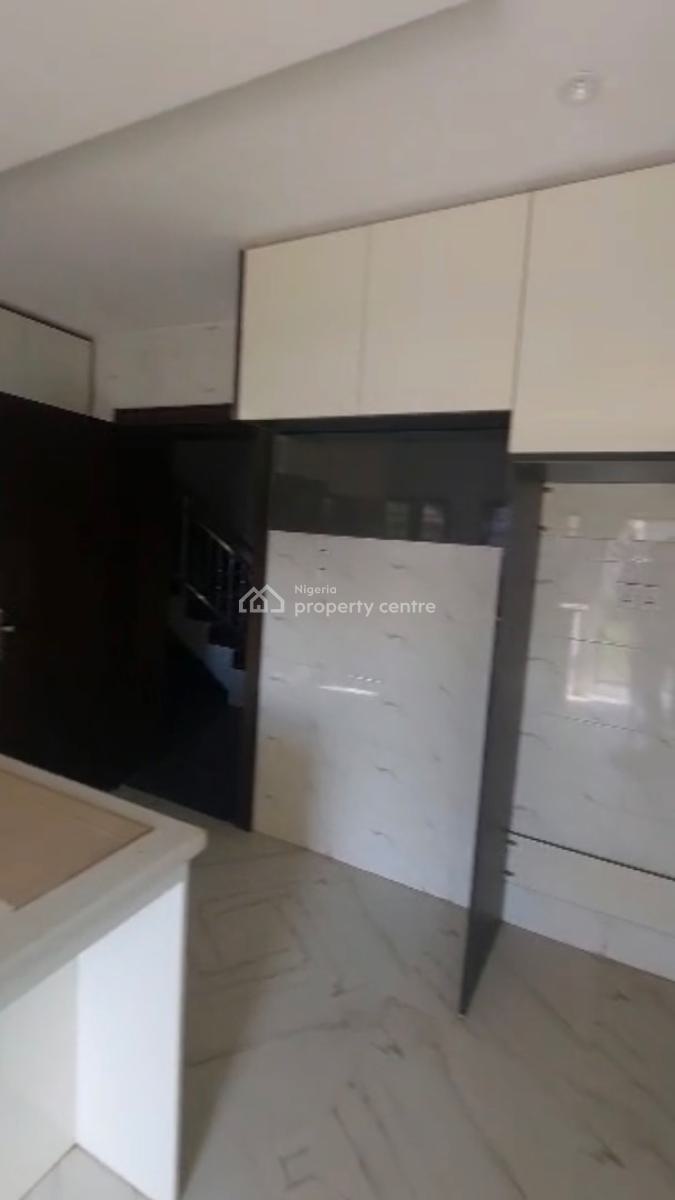 5 Bedroom Semi-detached, Guzape, Guzape District, Abuja, Semi-detached Duplex for Sale