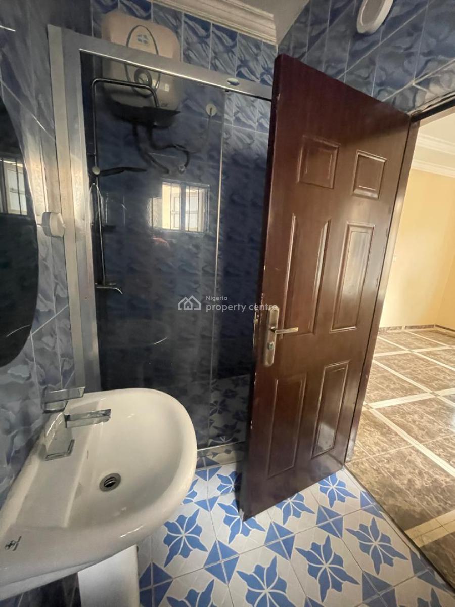 3 Bedroom Flat Upstairs  10m Self Service  Agency Legal and Cauti, Lekki Phase 1, Lekki, Lagos, Flat / Apartment for Rent