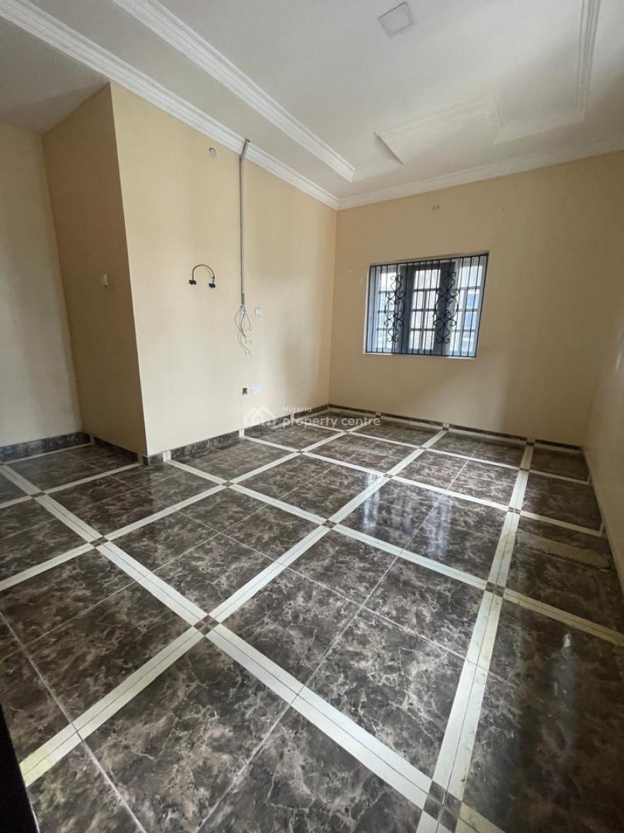 3 Bedroom Flat Upstairs  10m Self Service  Agency Legal and Cauti, Lekki Phase 1, Lekki, Lagos, Flat / Apartment for Rent