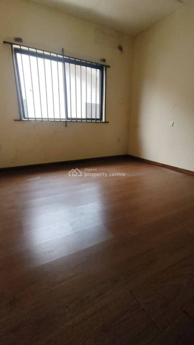 Well Maintained 4 Bedroom Semi Detached Duplex, Mobolaji Johnson Estate, Lekki Phase 1, Lekki, Lagos, Semi-detached Duplex for Sale