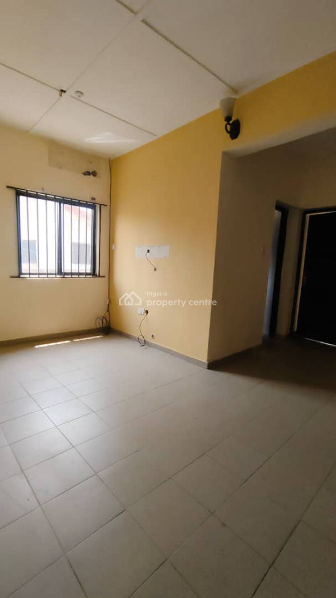 Well Maintained 4 Bedroom Semi Detached Duplex, Mobolaji Johnson Estate, Lekki Phase 1, Lekki, Lagos, Semi-detached Duplex for Sale