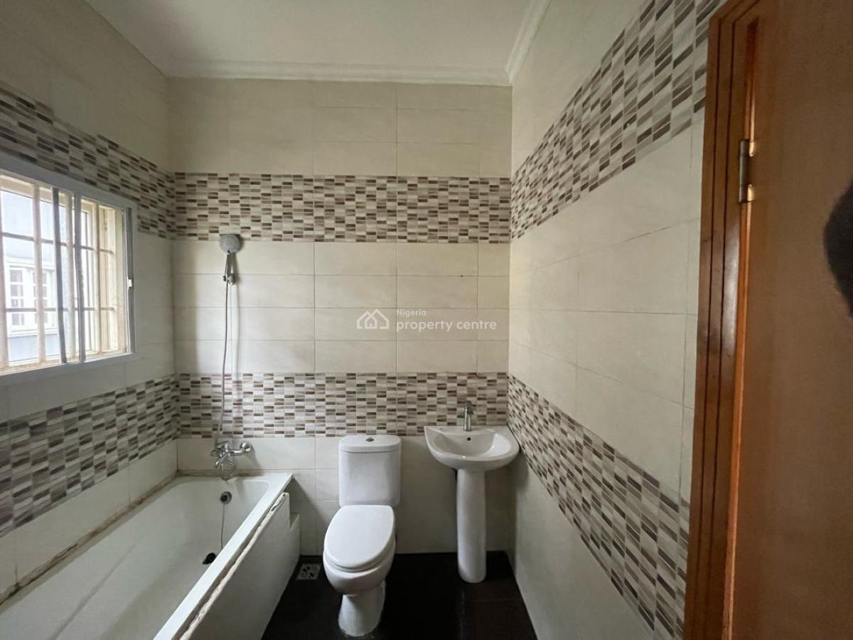 Lovely 3-bedroom Terrace Apartment with Bq located in a Serene Residen, Victoria Island (vi), Lagos, Flat / Apartment for Rent