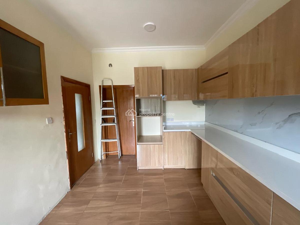 Lovely 3-bedroom Terrace Apartment with Bq located in a Serene Residen, Victoria Island (vi), Lagos, Flat / Apartment for Rent