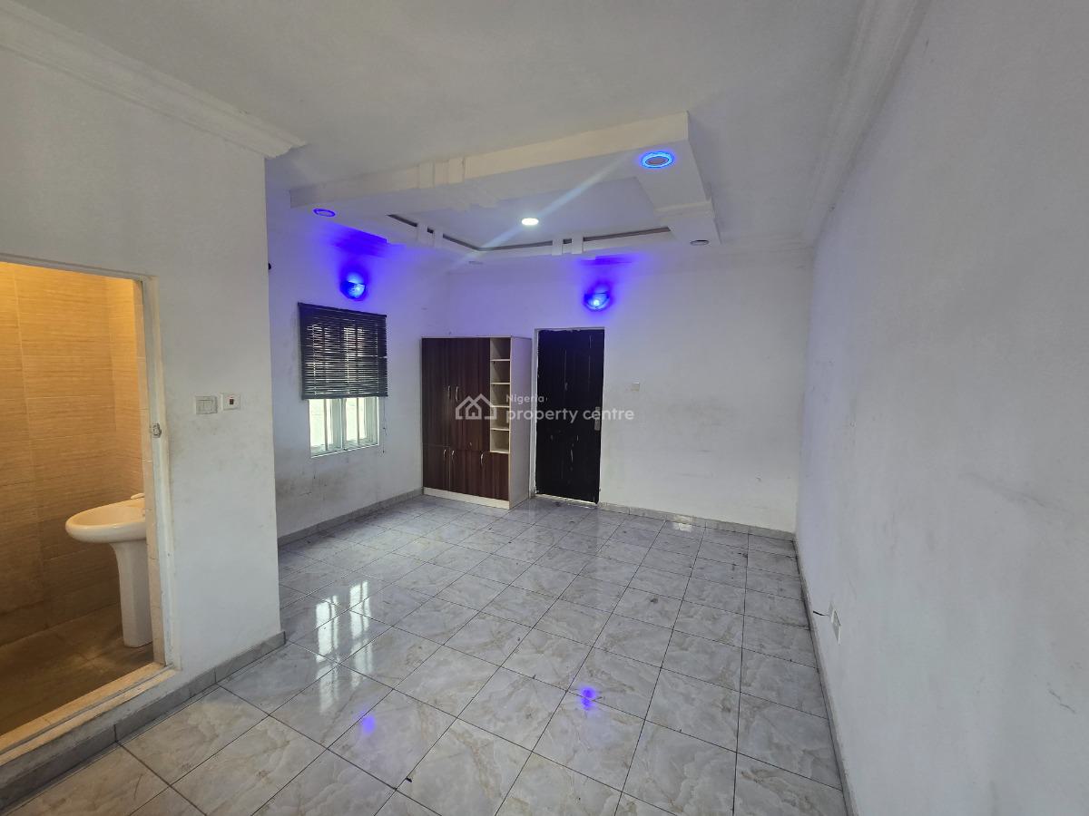Spacious Studio Apartment, Off Freedom Way, Lekki Phase 1, Lekki, Lagos, Flat / Apartment for Rent