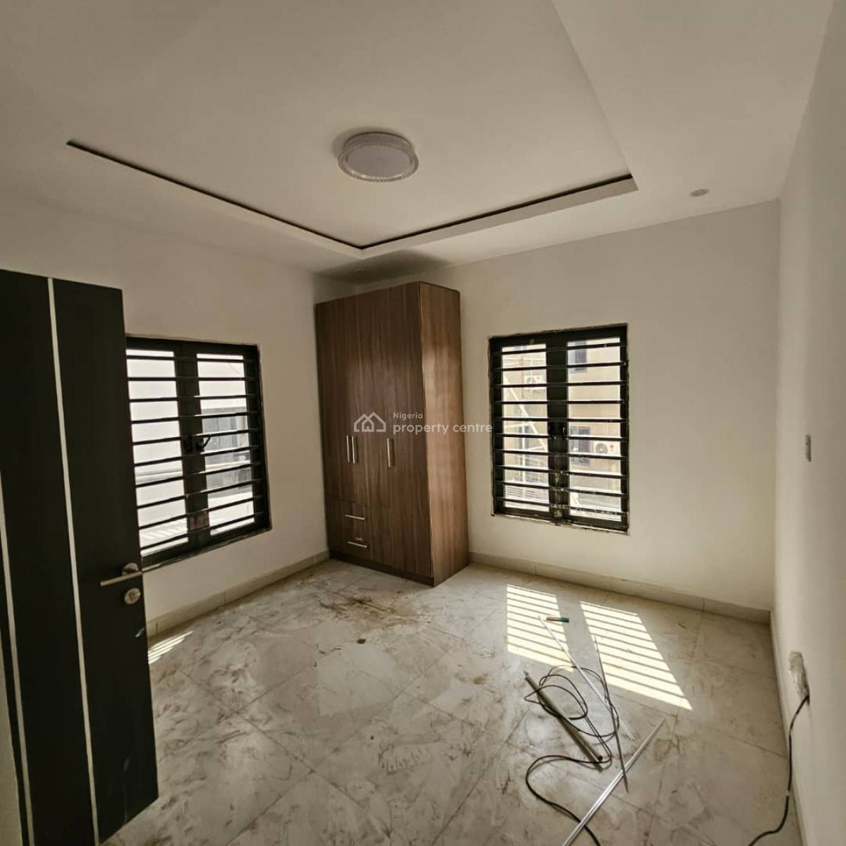Standard  5 Bedroom Fully Detached Duplex with Bq, Gra Phase 2, Magodo, Lagos, Detached Duplex for Sale