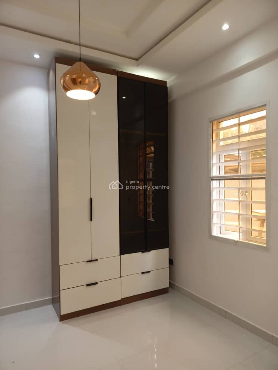 Spacious Massive Luxury 2 Bedroom Penthouse Withbq Is Available, Lekki Phase 1, Lekki, Lagos, Flat / Apartment for Rent