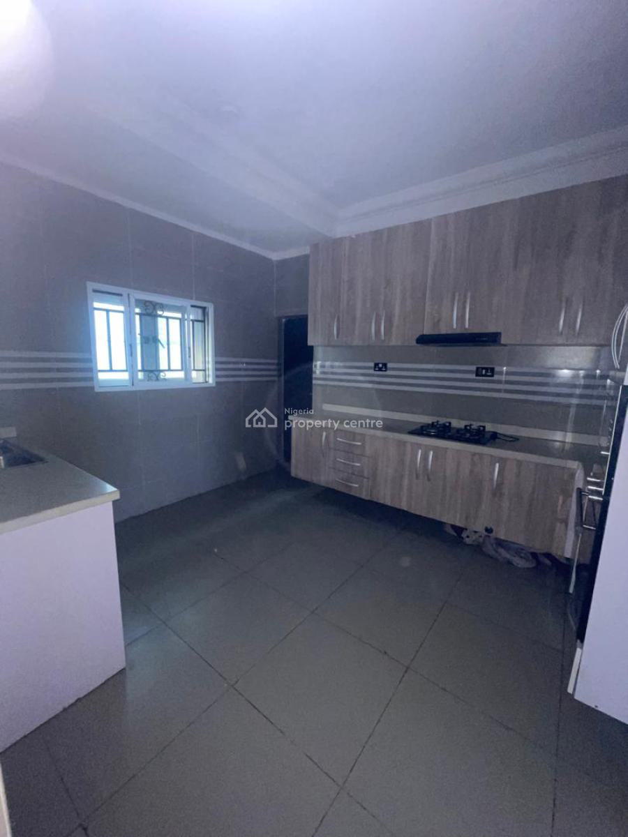 Spacious Massive Luxury 3bedrooms Terrace Duplex  Withbq Is Available, Lekki Phase 1, Lekki, Lagos, Terraced Duplex for Rent