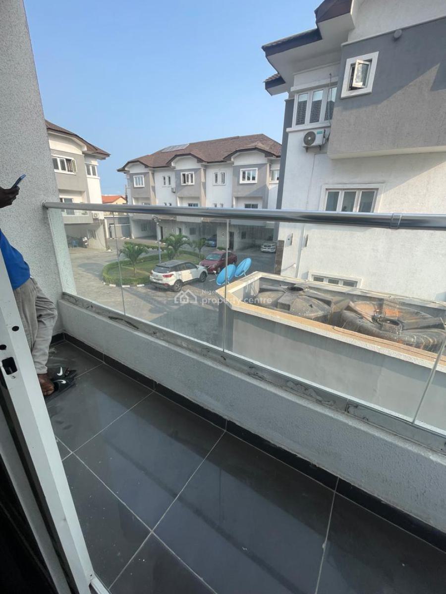 Spacious Massive Luxury 3bedrooms Terrace Duplex  Withbq Is Available, Lekki Phase 1, Lekki, Lagos, Terraced Duplex for Rent