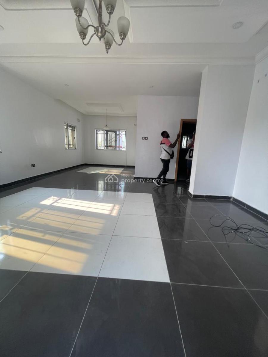 Spacious Massive Luxury 3bedrooms Terrace Duplex  Withbq Is Available, Lekki Phase 1, Lekki, Lagos, Terraced Duplex for Rent