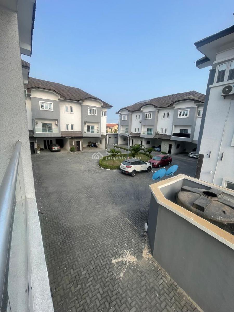 Spacious Massive Luxury 3bedrooms Terrace Duplex  Withbq Is Available, Lekki Phase 1, Lekki, Lagos, Terraced Duplex for Rent