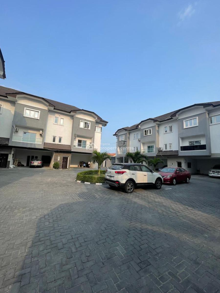 Spacious Massive Luxury 3bedrooms Terrace Duplex  Withbq Is Available, Lekki Phase 1, Lekki, Lagos, Terraced Duplex for Rent