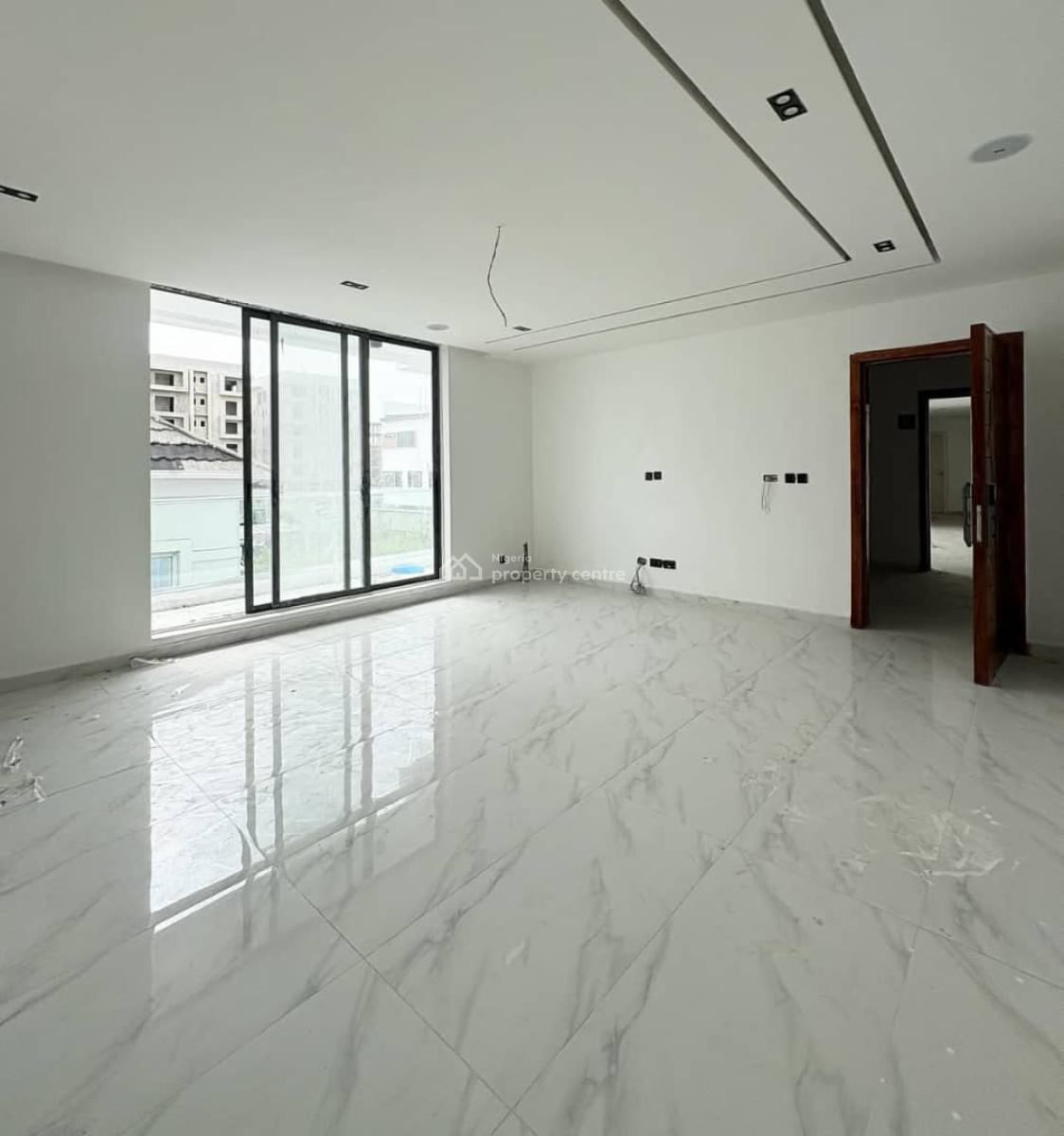 Fully Serviced 2 Bedroom Apartment, Lekki Phase 1, Lekki, Lagos, Flat / Apartment for Sale