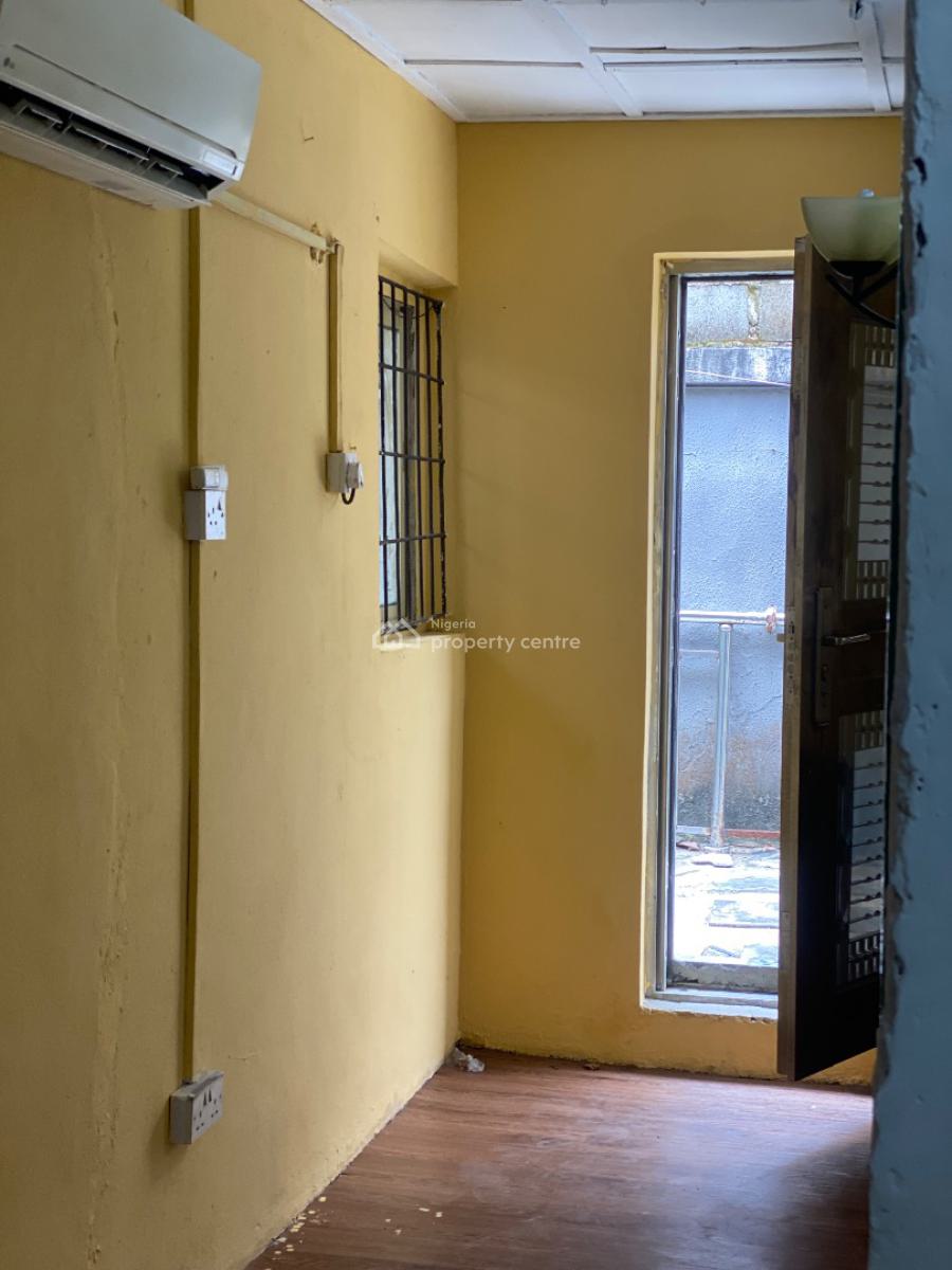 One Bedroom Self Contained. Studio Apartment, Babatunde Anjous Off Admiralty, Lekki Phase 1, Lekki, Lagos, Mini Flat (room and Parlour) for Rent
