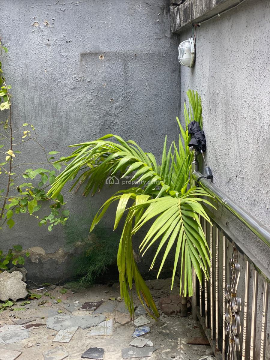 One Bedroom Self Contained. Studio Apartment, Babatunde Anjous Off Admiralty, Lekki Phase 1, Lekki, Lagos, Mini Flat (room and Parlour) for Rent
