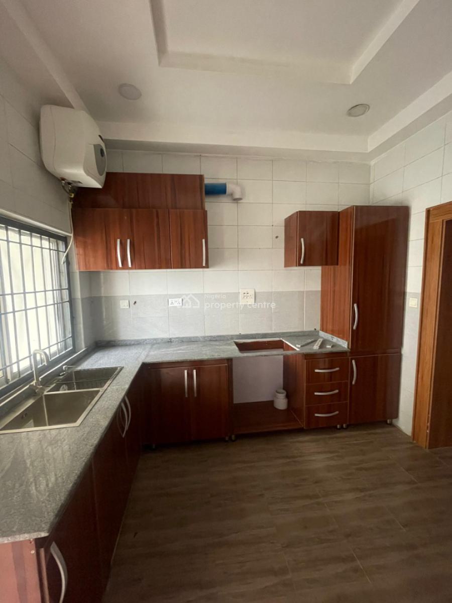 Serviced Three Bedrooms Flat, Gilmore, Jahi, Abuja, Flat / Apartment for Rent