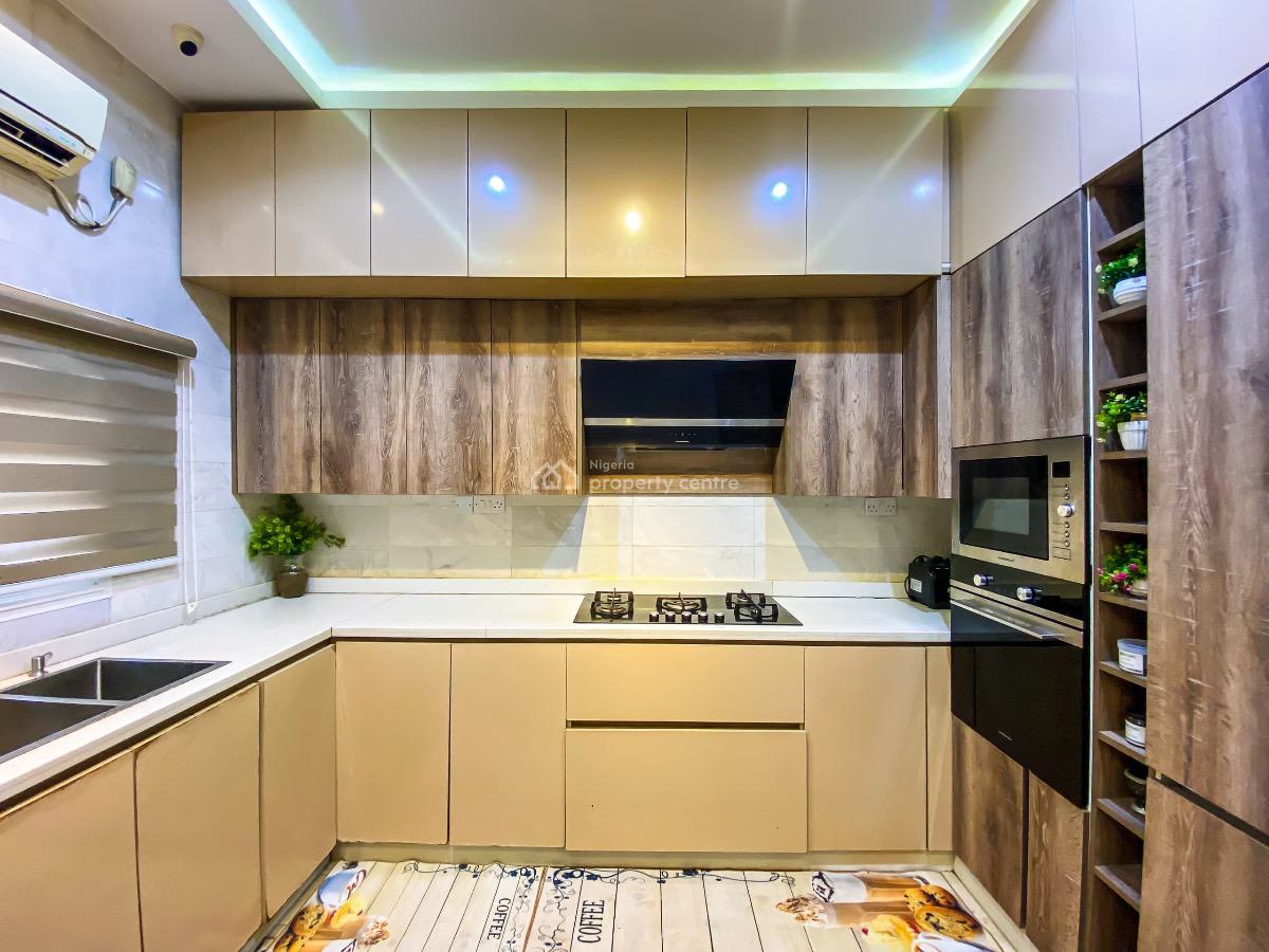 Luxury Smart 3 & 2 Bedroom Furnished and Service Apartment, Voice of Nigeria Road, Lugbe District, Abuja, House Short Let