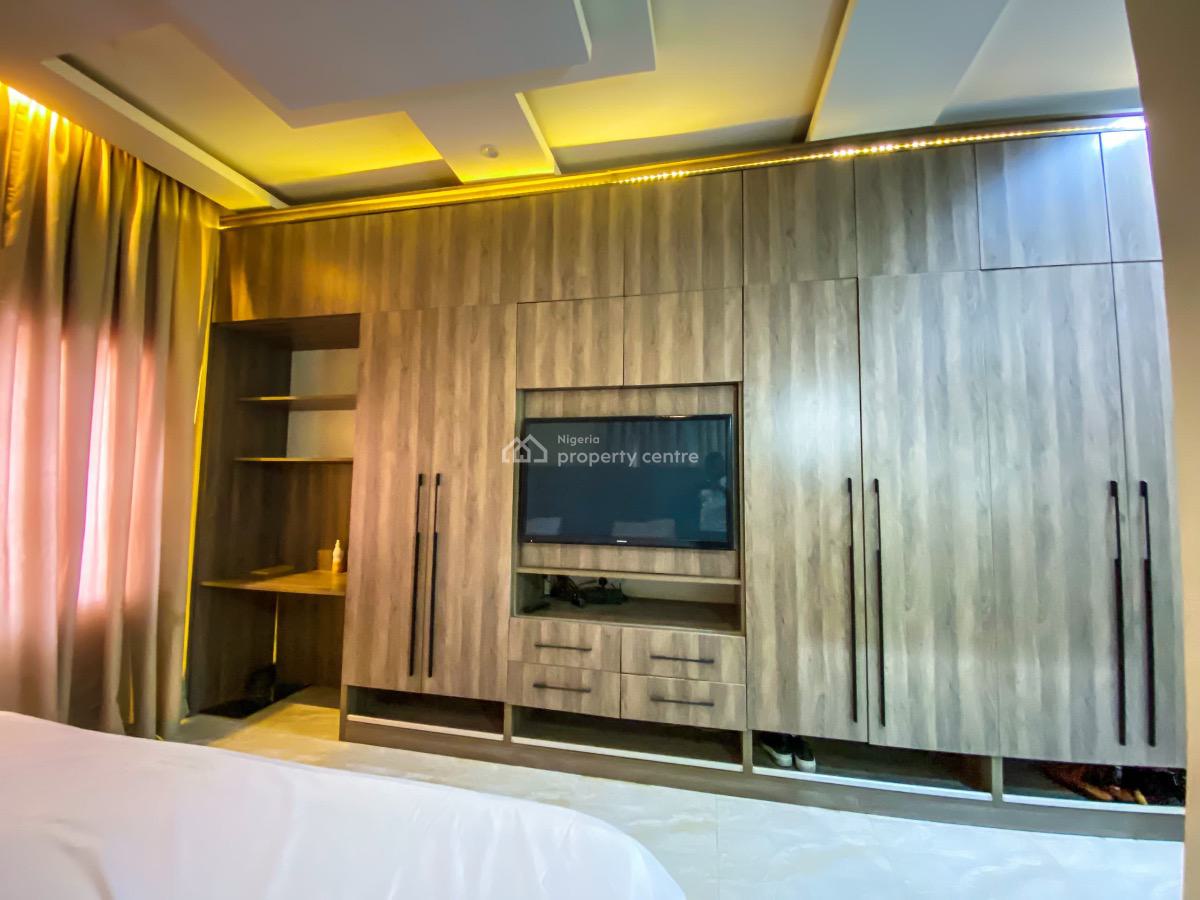 Luxury Smart 3 & 2 Bedroom Furnished and Service Apartment, Voice of Nigeria Road, Lugbe District, Abuja, House Short Let