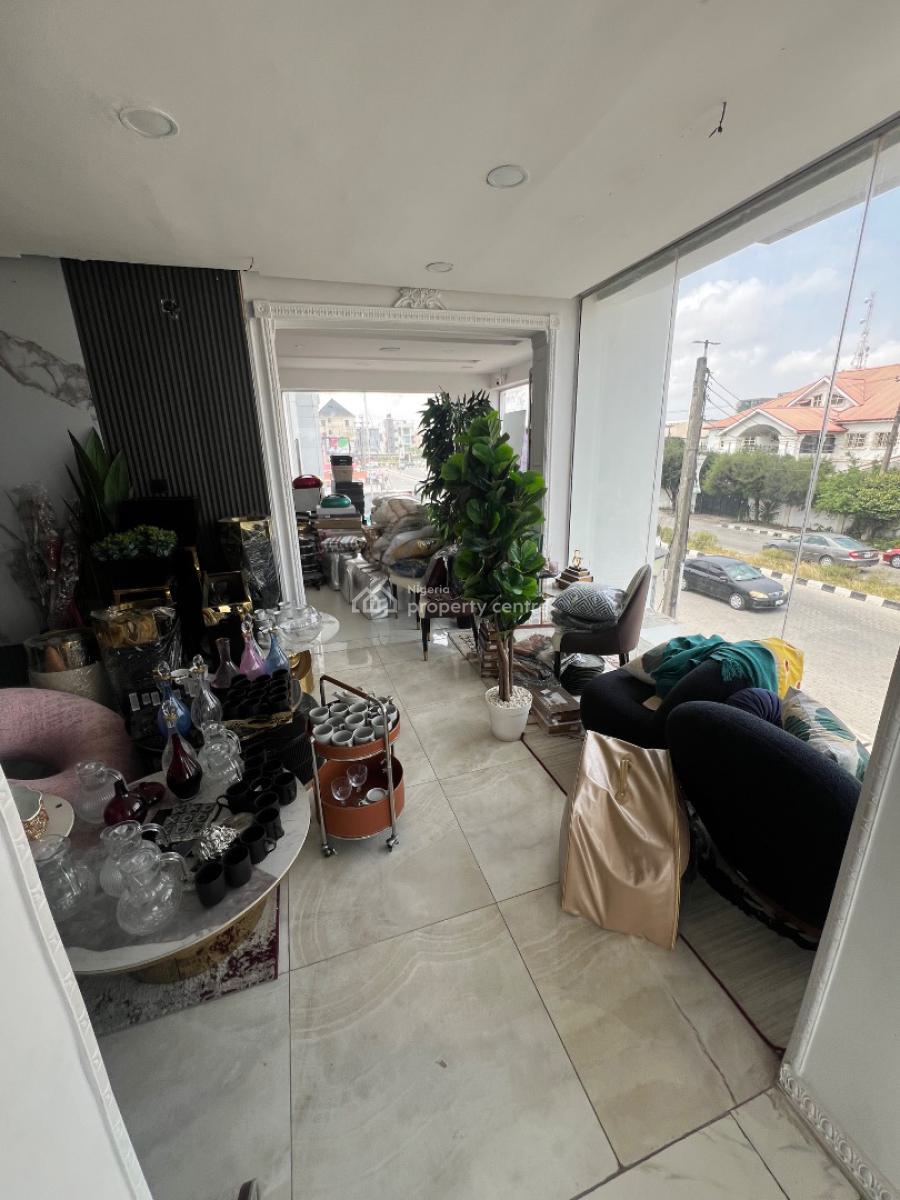 Luxury Commercial Space Located on a Busy Road in Lekki Phase 1, Lekki Phase 1, Lekki, Lagos, Commercial Property for Rent