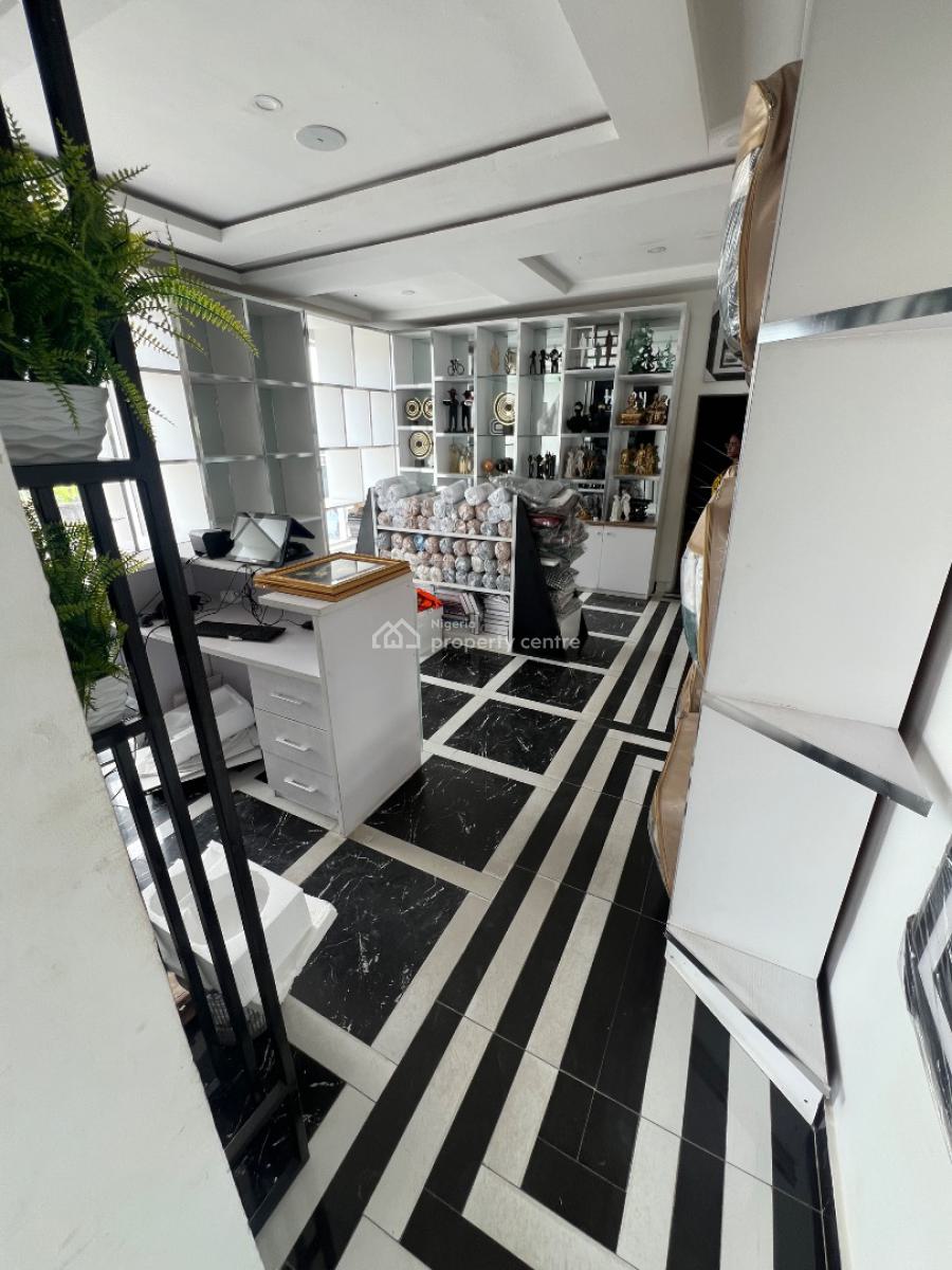 Luxury Commercial Space Located on a Busy Road in Lekki Phase 1, Lekki Phase 1, Lekki, Lagos, Commercial Property for Rent