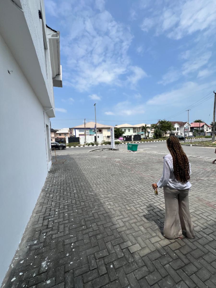 Luxury Commercial Space Located on a Busy Road in Lekki Phase 1, Lekki Phase 1, Lekki, Lagos, Commercial Property for Rent