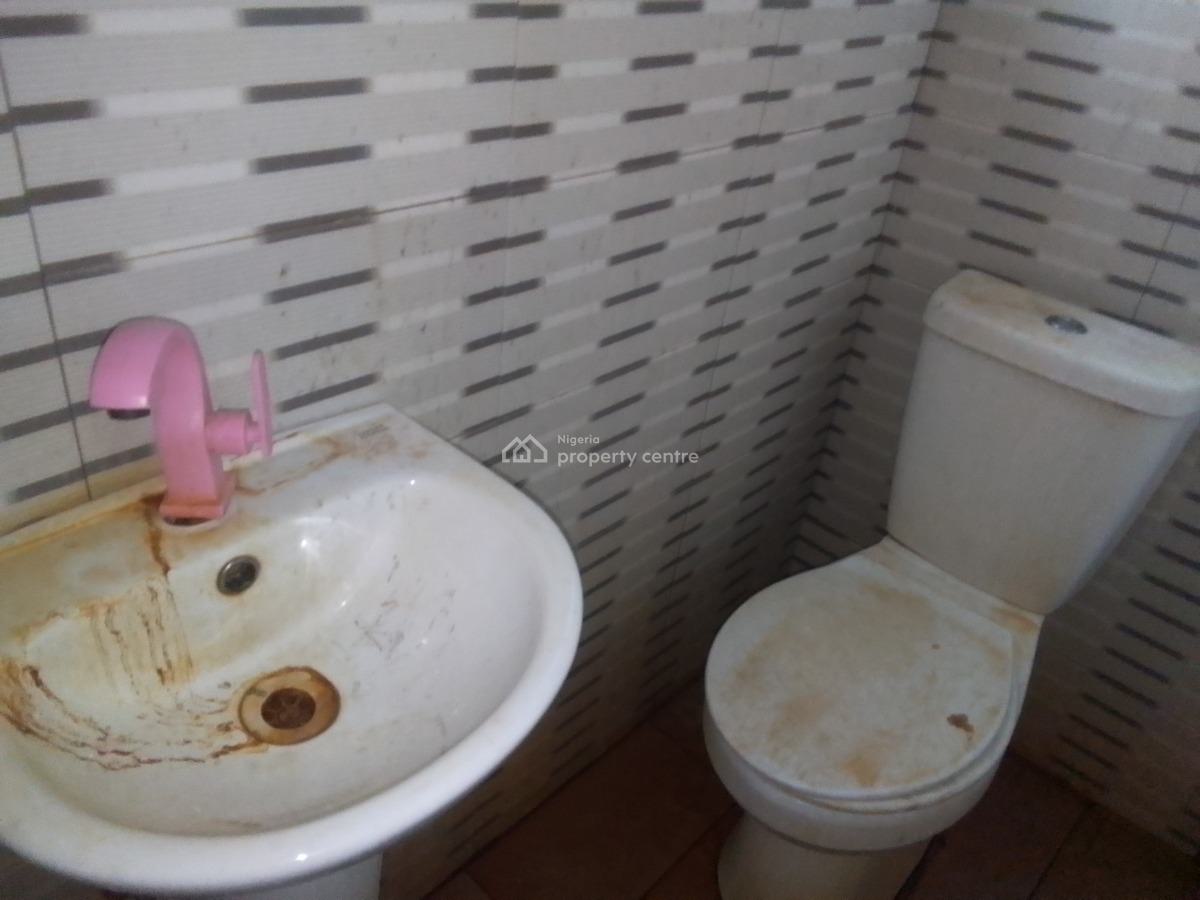Luxury 2 Bedroom Flat with Excellent Features, Newtown, Ogombo, Ajah, Lagos, Flat / Apartment for Rent