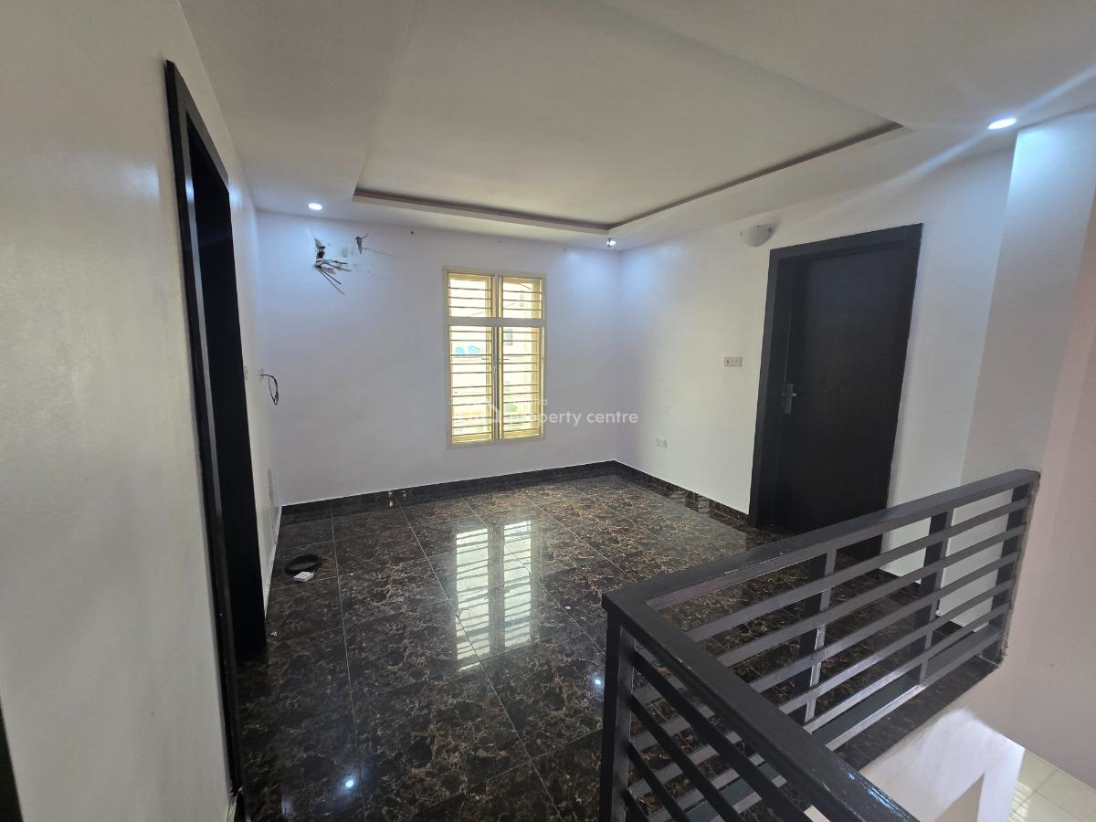 Service 4-bedroom Terrace Plus Bq, Off Admiralty Road, Lekki Phase 1, Lekki, Lagos, Terraced Duplex for Rent