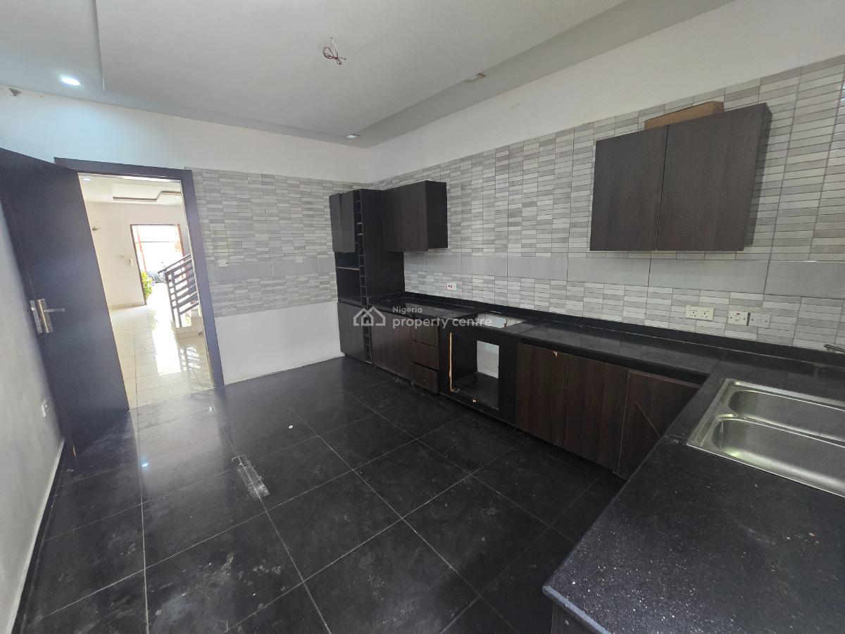 Service 4-bedroom Terrace Plus Bq, Off Admiralty Road, Lekki Phase 1, Lekki, Lagos, Terraced Duplex for Rent