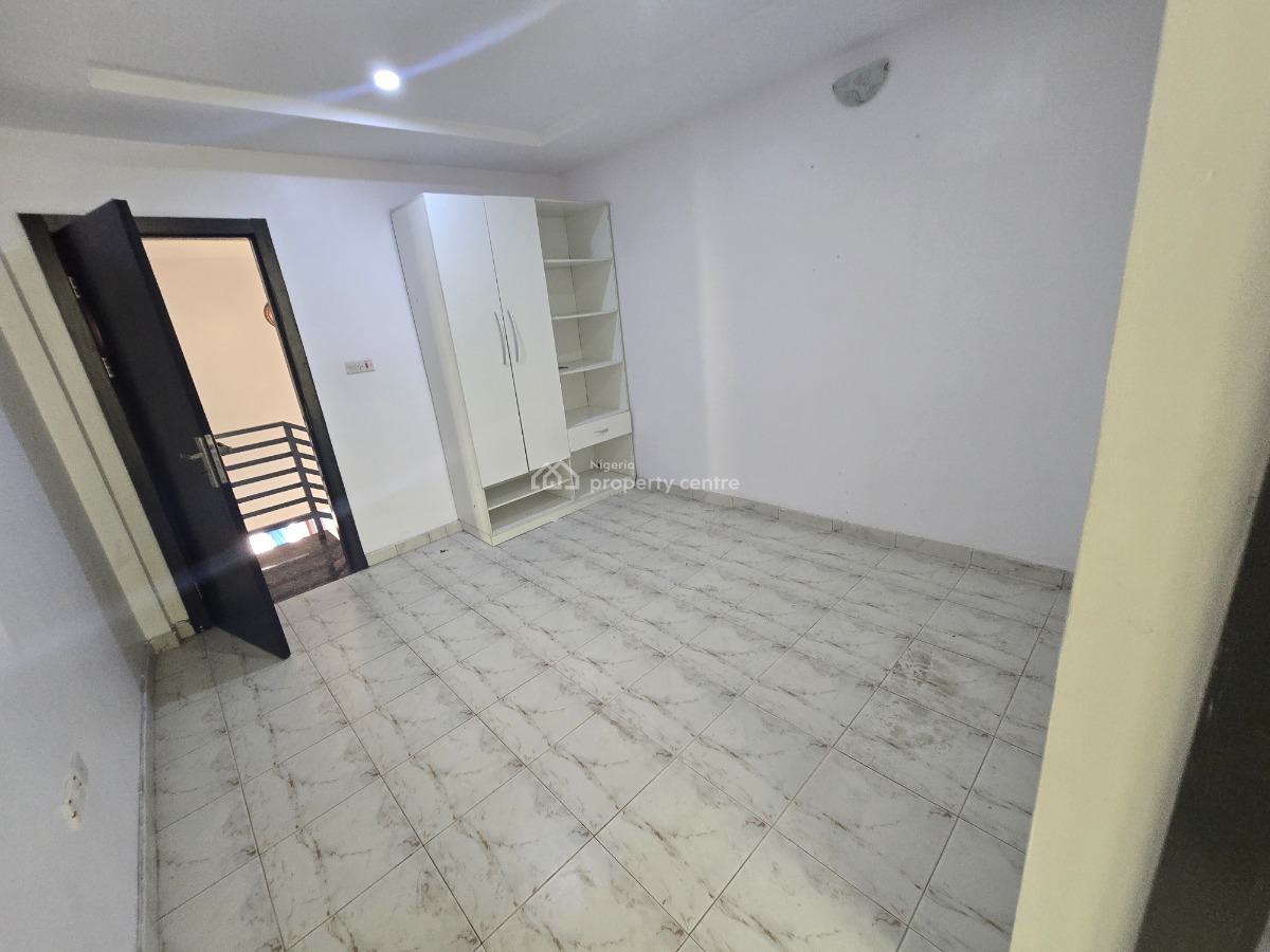 Service 4-bedroom Terrace Plus Bq, Off Admiralty Road, Lekki Phase 1, Lekki, Lagos, Terraced Duplex for Rent