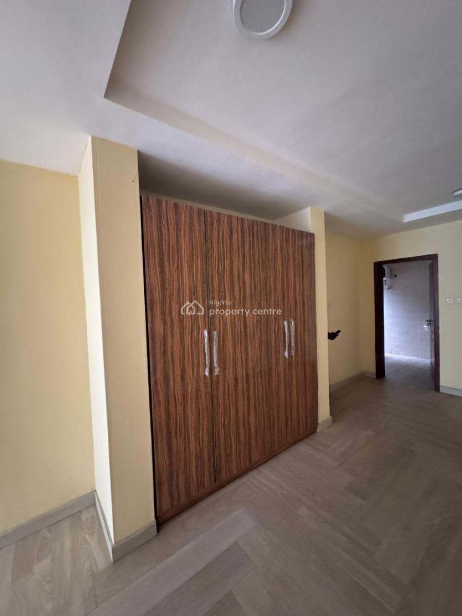 Well Maintained Spacious 4bedroom Duplex with Bq, in a Secured Neighborhood, Lekki Phase 1, Lekki, Lagos, Terraced Duplex for Rent