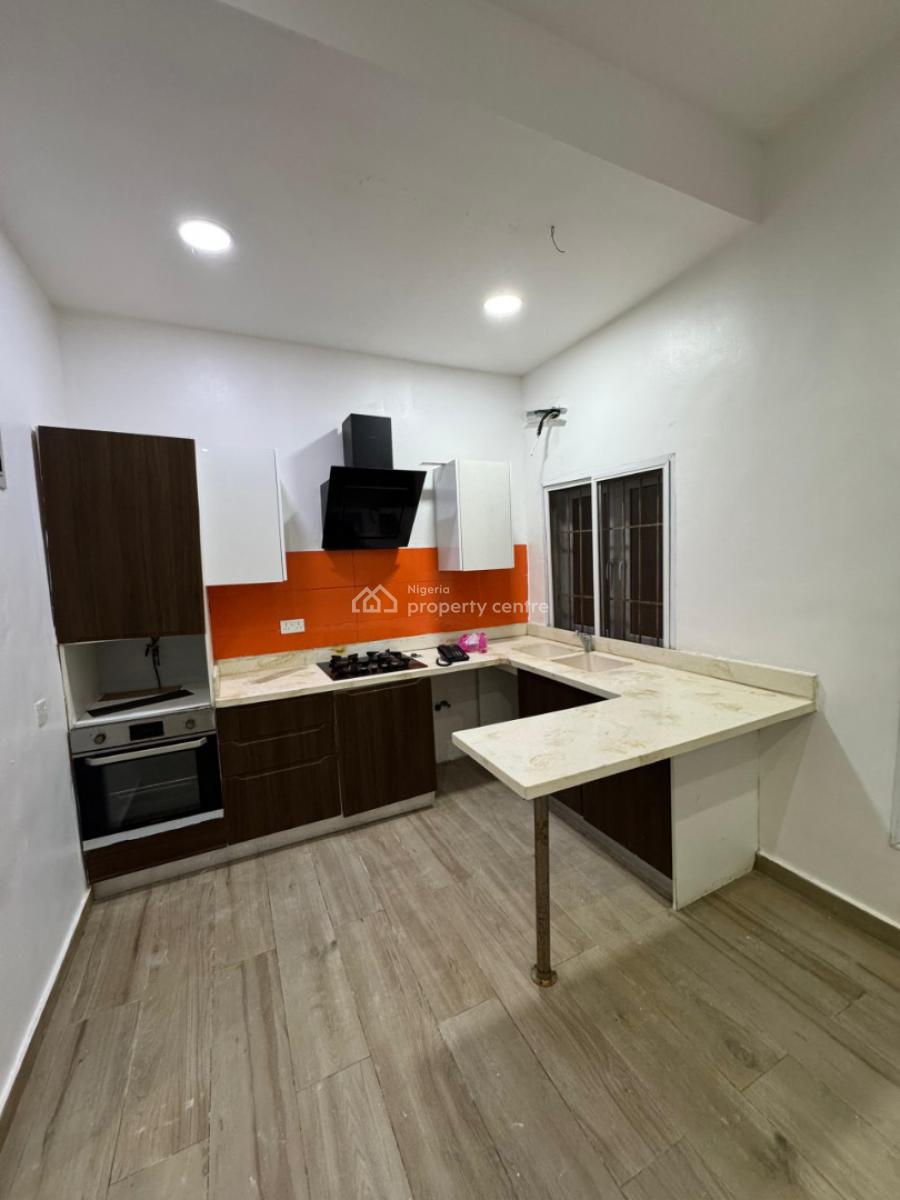 Well Maintained Spacious 1bedroom Flat Apartment, in a Secured Estate Off Admiralty Way, Lekki Phase 1, Lekki, Lagos, Mini Flat (room and Parlour) for Rent
