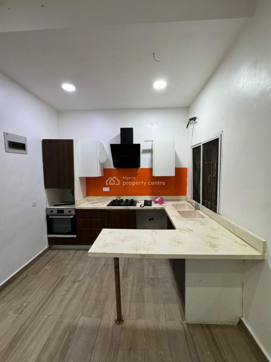 Well Maintained Spacious 1bedroom Flat Apartment, in a Secured Estate Off Admiralty Way, Lekki Phase 1, Lekki, Lagos, Mini Flat (room and Parlour) for Rent