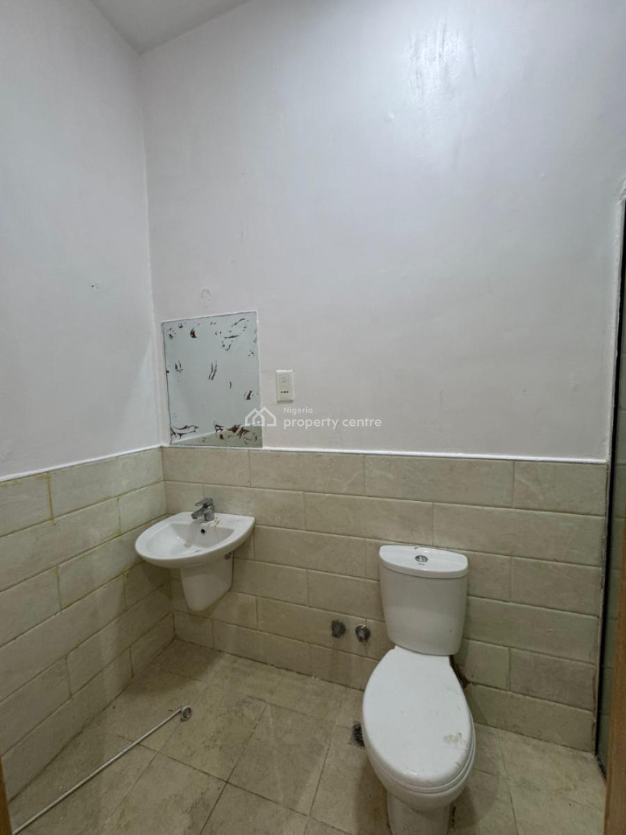 Well Maintained Spacious 1bedroom Flat Apartment, in a Secured Estate Off Admiralty Way, Lekki Phase 1, Lekki, Lagos, Mini Flat (room and Parlour) for Rent