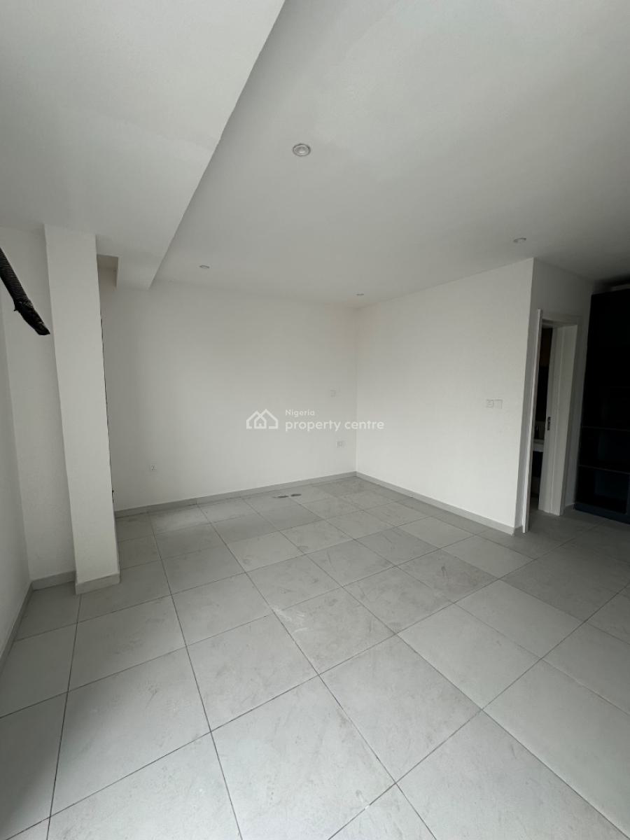 2/3 Bedroom Apartment, Off Rock Street, Lekki Phase 1, Lekki, Lagos, Flat / Apartment for Rent