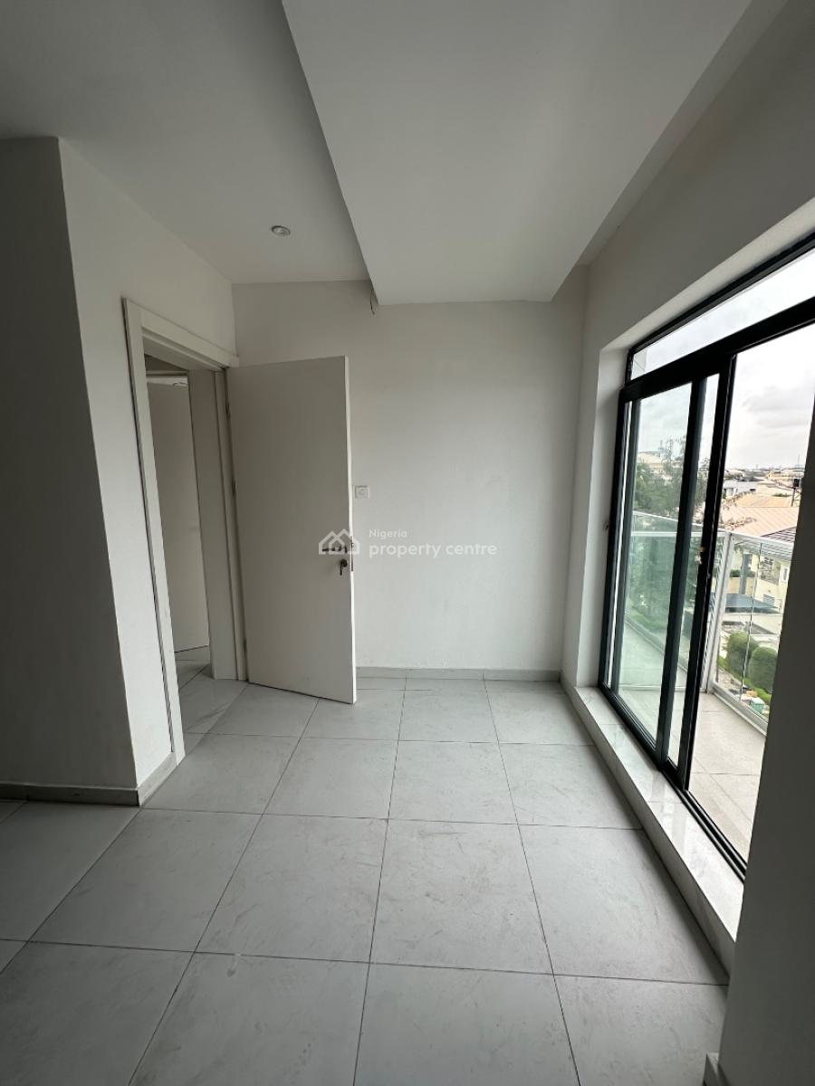 2/3 Bedroom Apartment, Off Rock Street, Lekki Phase 1, Lekki, Lagos, Flat / Apartment for Rent