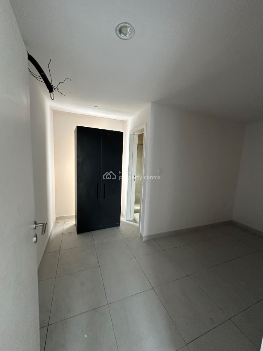 2/3 Bedroom Apartment, Off Rock Street, Lekki Phase 1, Lekki, Lagos, Flat / Apartment for Rent