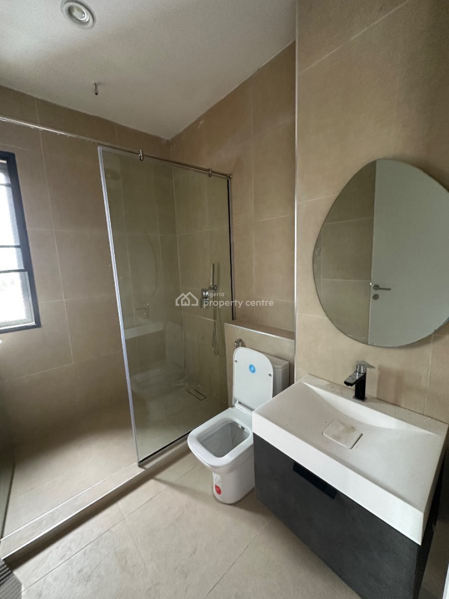 2/3 Bedroom Apartment, Off Rock Street, Lekki Phase 1, Lekki, Lagos, Flat / Apartment for Rent