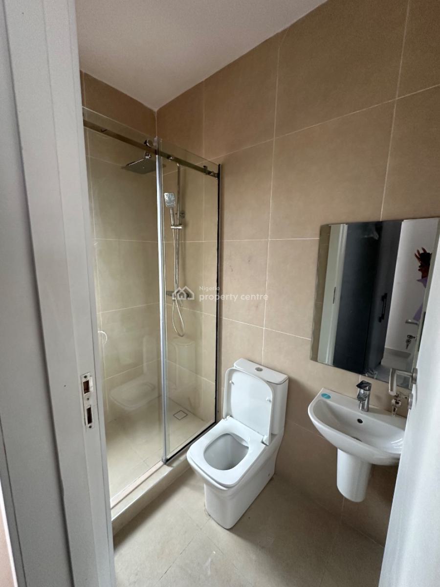 2/3 Bedroom Apartment, Off Rock Street, Lekki Phase 1, Lekki, Lagos, Flat / Apartment for Rent