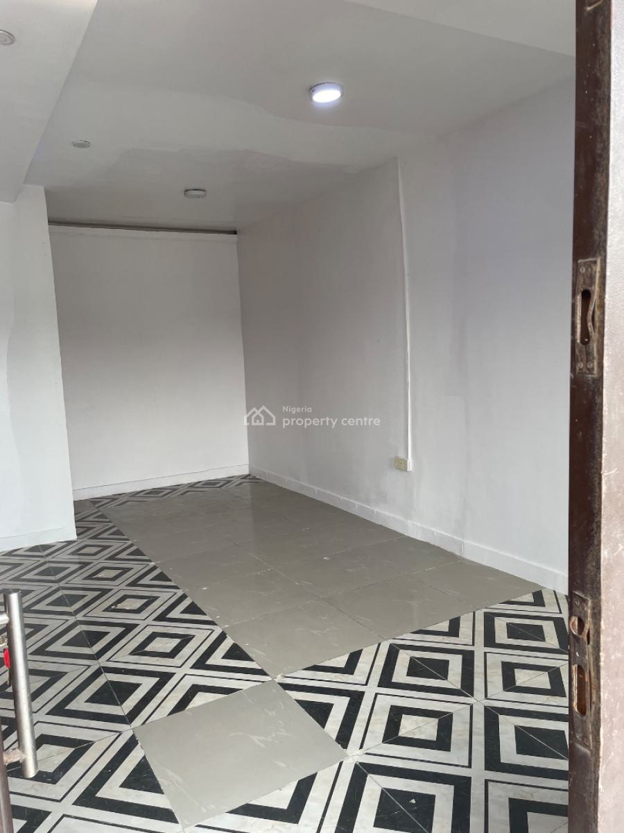 Service Studio with Big Kitchen, Chevron Drive, Lekki Expressway, Lekki, Lagos, Self Contain (single Rooms) for Rent