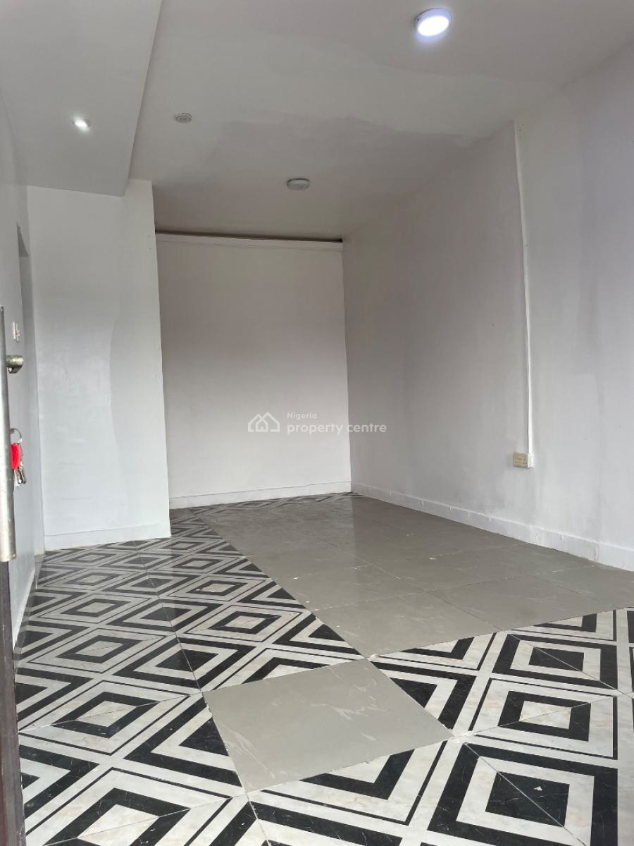 Service Studio with Big Kitchen, Chevron Drive, Lekki Expressway, Lekki, Lagos, Self Contain (single Rooms) for Rent