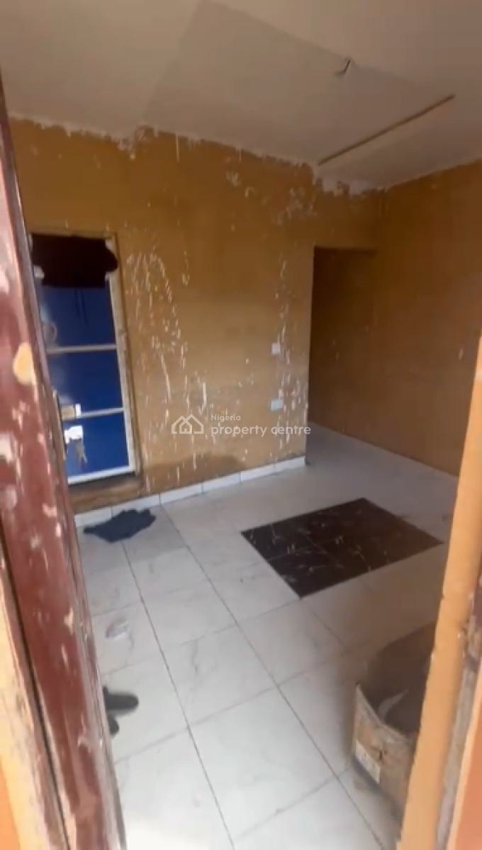 Specious Room Self-contain, Ilaje Road, Bariga, Shomolu, Lagos, Self Contain (single Rooms) for Rent