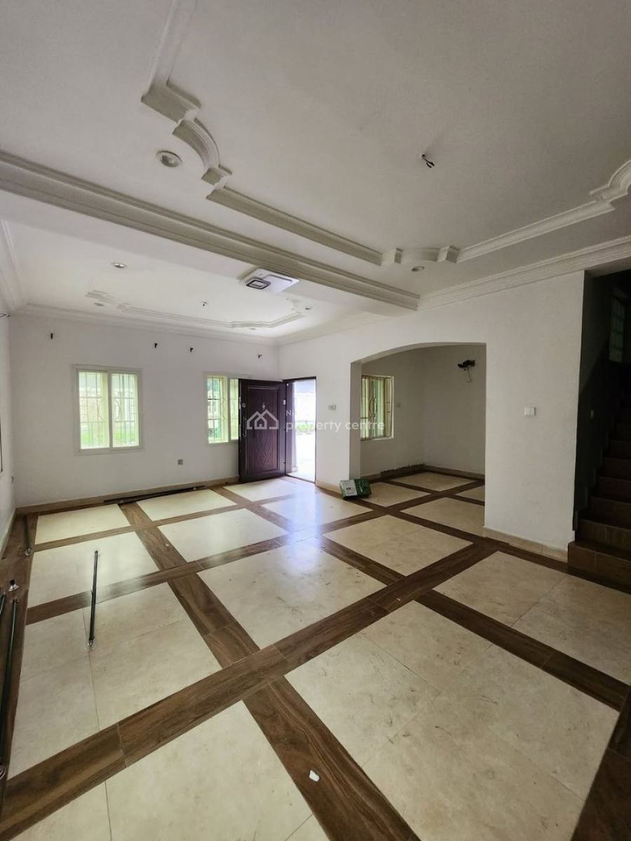 Well Maintained Spacious 3bedroom Duplex, in a Secured Estate, Osapa, Lekki, Lagos, Terraced Duplex for Rent